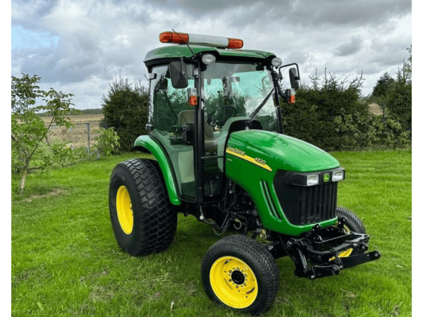 Трактор John Deere 4520 (2011)