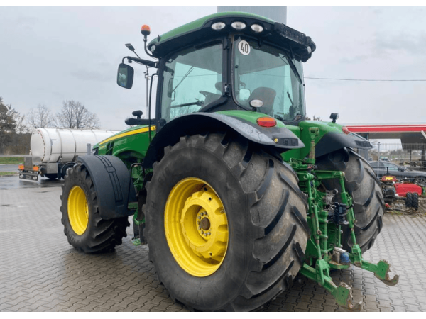 Трактор John Deere 8335R (2014)