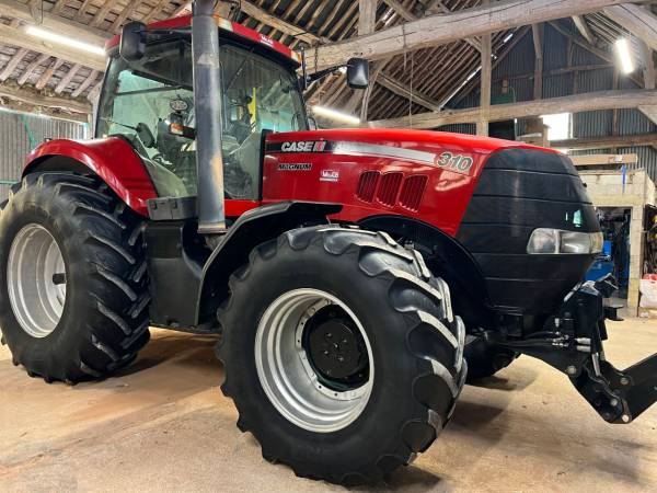 Трактор Case IH Magnum 310 (2011)