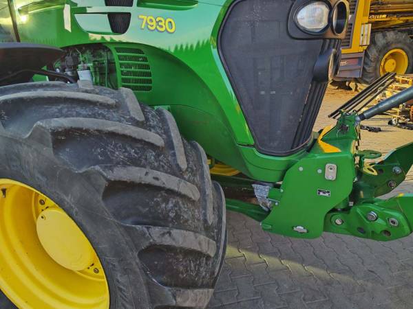 Трактор John Deere 7930 (2010)