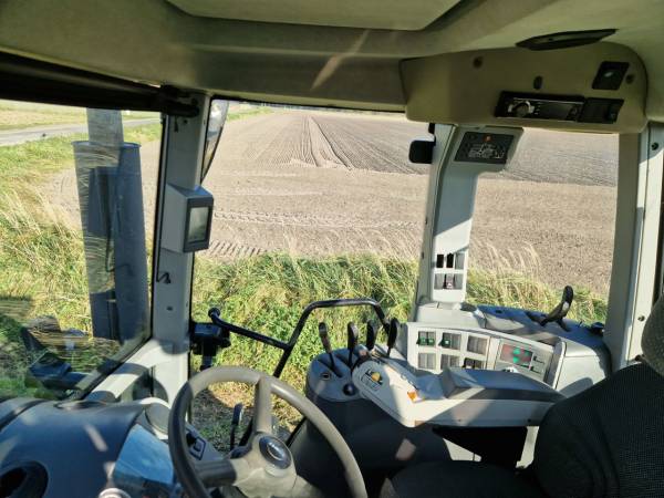 Трактор Claas Axion 810 (2008)