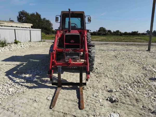 Трактор Massey Ferguson 590 