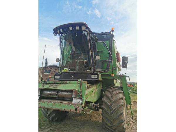 Комбайн John Deere 1075 (1996)