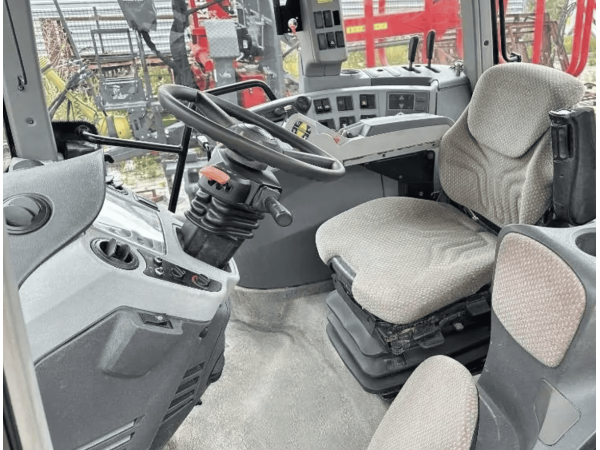 Трактор Claas Axion 820 (2010)