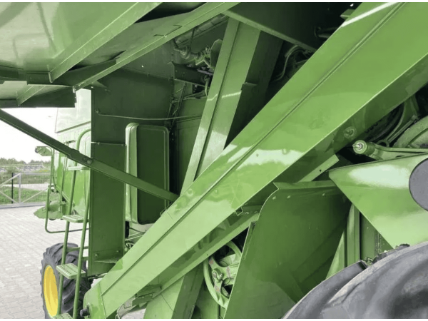 Комбайн John Deere 1158 (1991)
