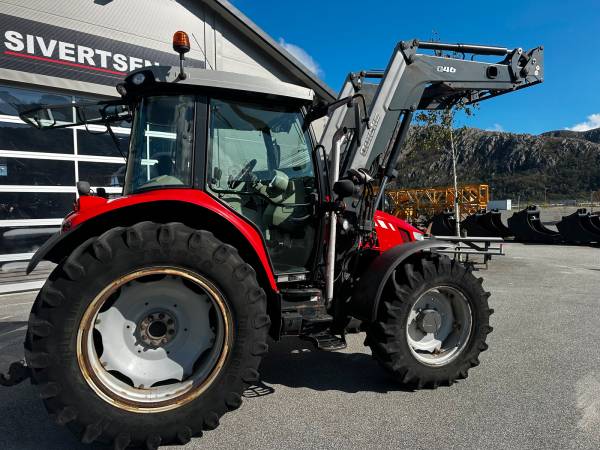Трактор Massey Ferguson 5610 (2014)