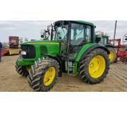 Трактор John Deere 6220