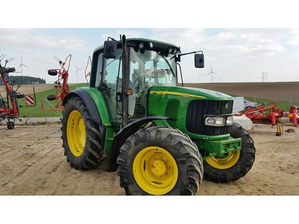 Трактор John Deere 6220 (2004)