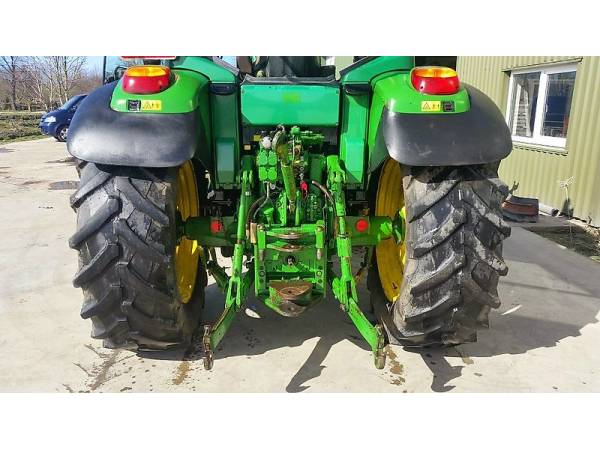 Трактор John Deere 6220 (2004)