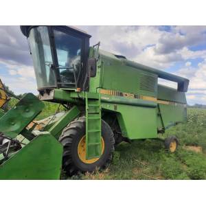 Комбайн John Deere 1052 (1988)