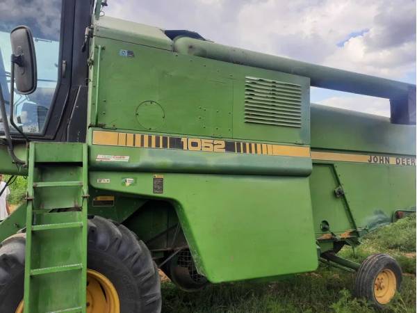 Комбайн John Deere 1052 (1988)