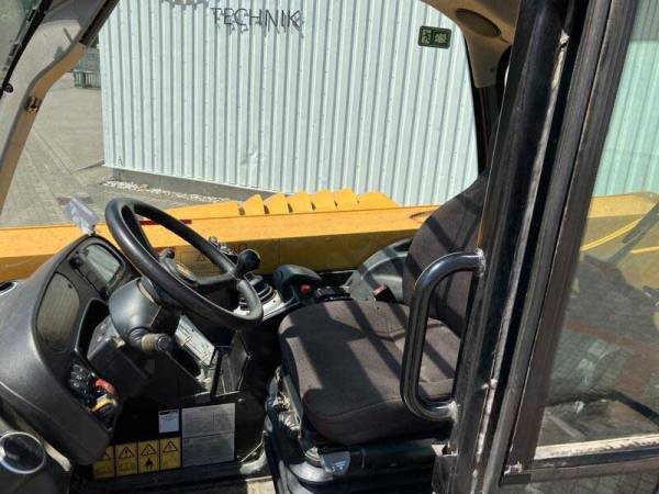 Навантажувач JCB 541-70 Agri (2015)