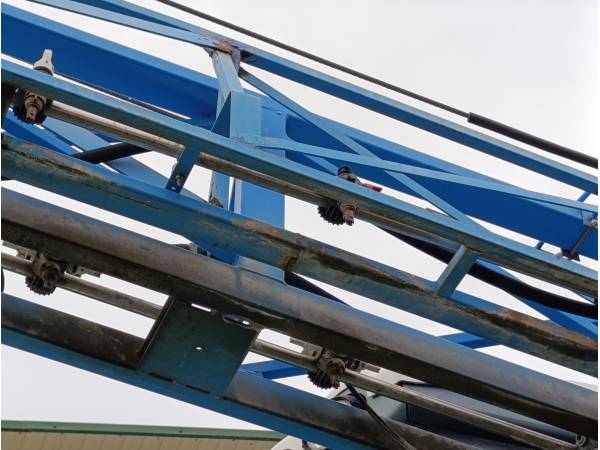 Самохідний обприскувач Berthoud Raptor 4240 (2013)
