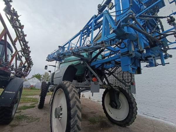 Самохідний обприскувач Berthoud Raptor 4240 (2013)