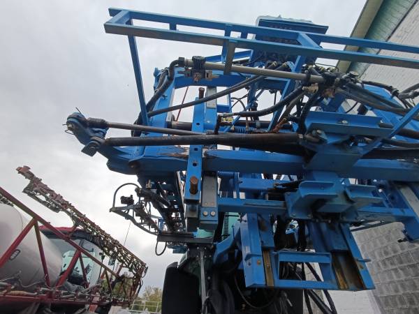 Самохідний обприскувач Berthoud Raptor 4240 (2013)