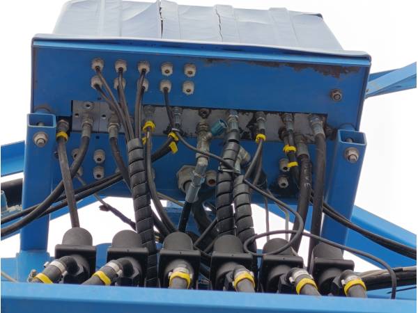 Самохідний обприскувач Berthoud Raptor 4240 (2013)