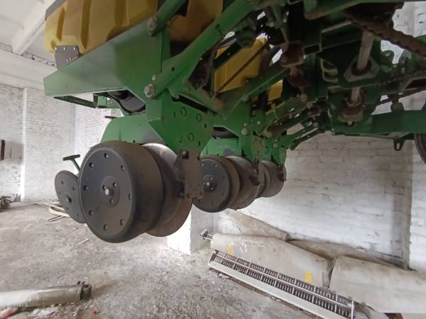 Сівалка точного висіву John Deere 1745 (2014)