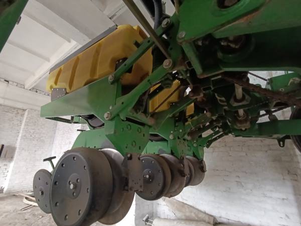 Сівалка точного висіву John Deere 1745 (2014)