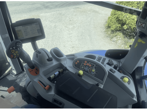 Трактор New Holland T7040 (2010)