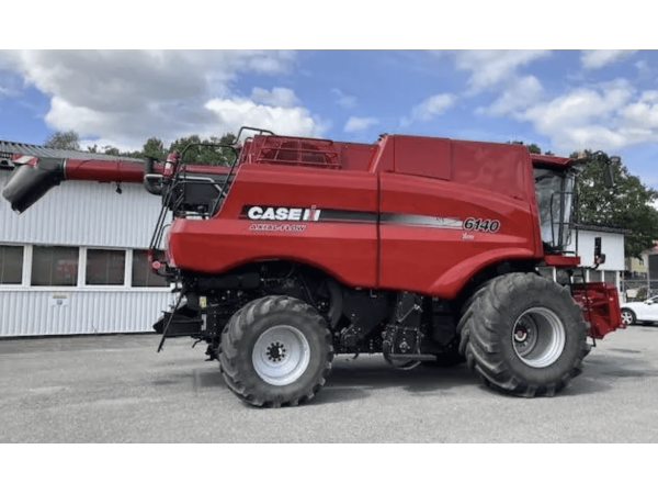 Комбайн Case IH Axial Flow 6140 (2016)