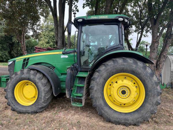 Трактор John Deere 8320R (2014)