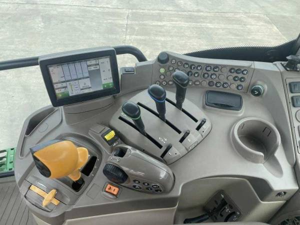 Трактор John Deere 6135R (2016)