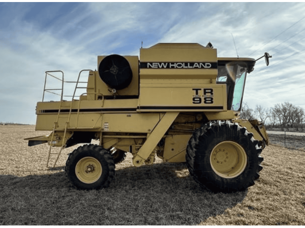 Комбайн New Holland TR98 (1996)