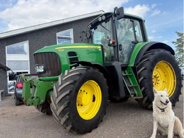 Трактор John Deere 7530 (2007)
