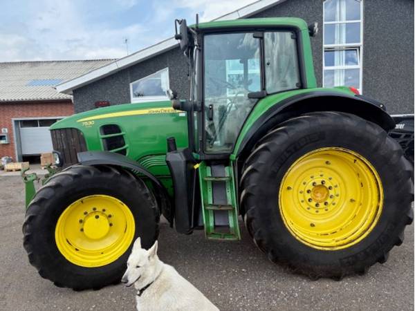 Трактор John Deere 7530 (2007)