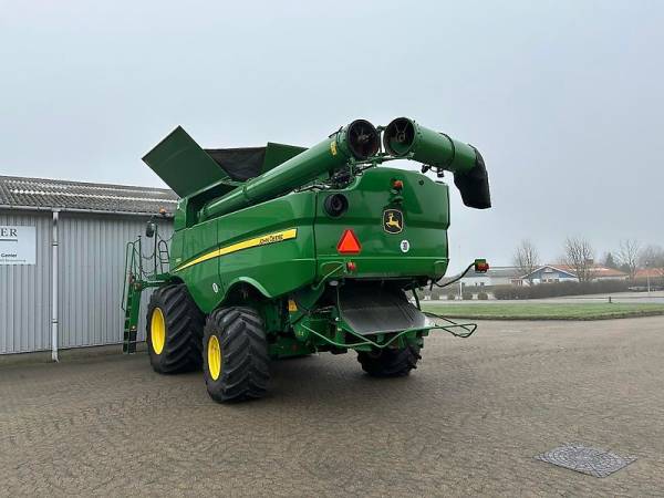 Комбайн John Deere S690 (2015)