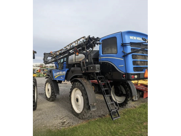 Самоходный опрыскиватель New Holland SP.300F (2016)