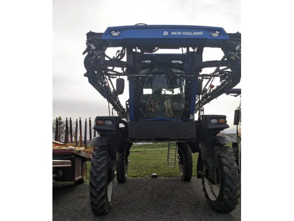 Самоходный опрыскиватель New Holland SP.300F (2016)