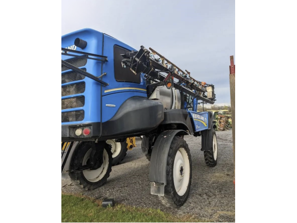 Самоходный опрыскиватель New Holland SP.300F (2016)