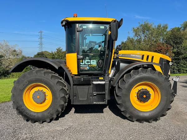 Трактор JCB Fastrac 4220 (2022)