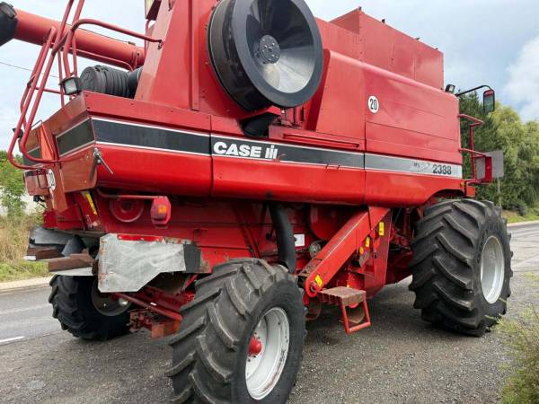 Комбайн Case IH 2388 (2003)