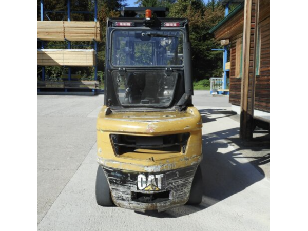 Погрузчик Caterpillar DP30N (2012)