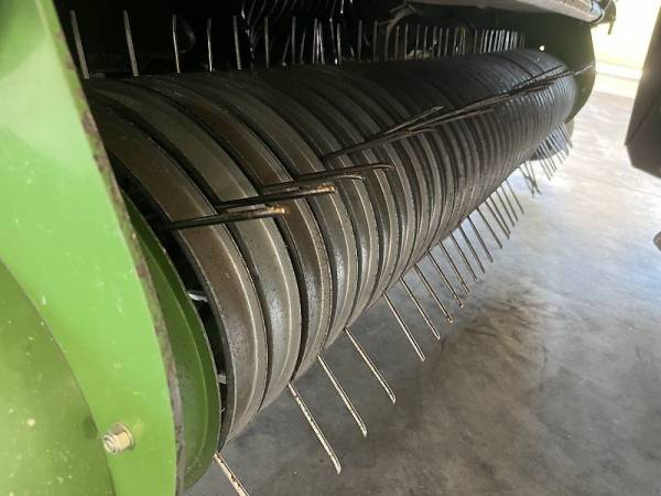 Прес-підбирач  Krone Big Pack 1270 XC (2012)