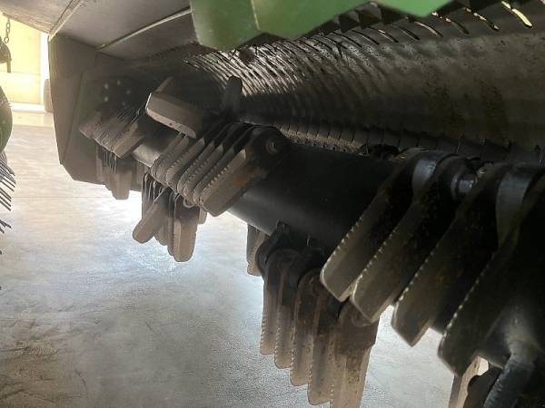 Прес-підбирач  Krone Big Pack 1270 XC (2012)