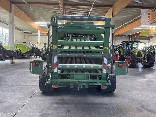 Прес-підбирач  Krone Big Pack 1270 XC (2012)