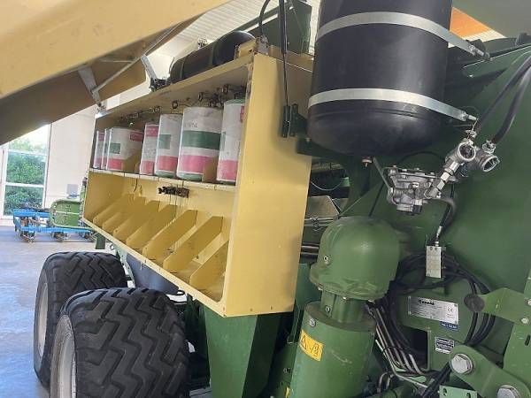 Прес-підбирач  Krone Big Pack 1270 XC (2012)