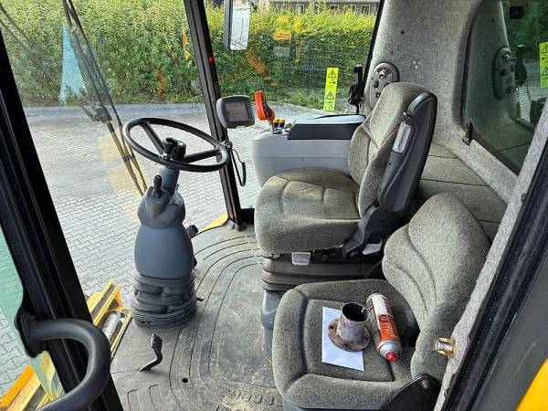 Комбайн New Holland CX 820 (2004)