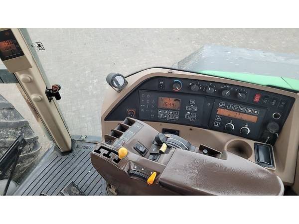 Трактор John Deere 8310 (2001)
