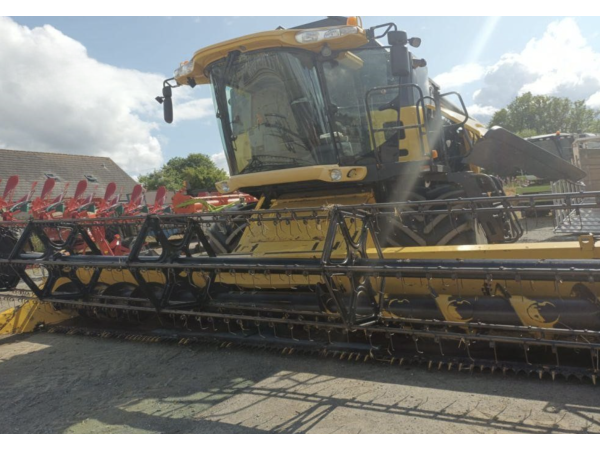 Комбайн New Holland CX8080 (2007)