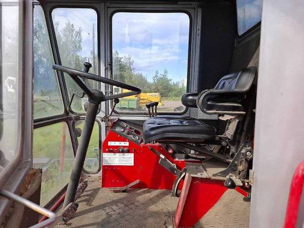 Комбайн Massey Ferguson 330 (1984)