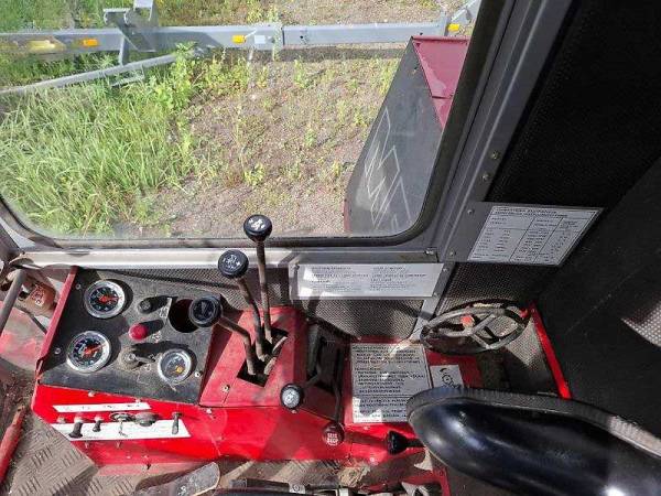 Комбайн Massey Ferguson 330 (1984)