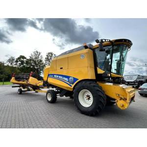 Комбайн New Holland TC 5.80 (2015)
