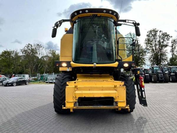 Комбайн New Holland TC 5.80 (2015)