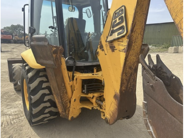 Екскаватор-навантажувач JCB 3CX (2006)