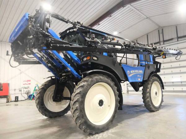 Самохідний обприскувач New Holland SP.295F (2016)