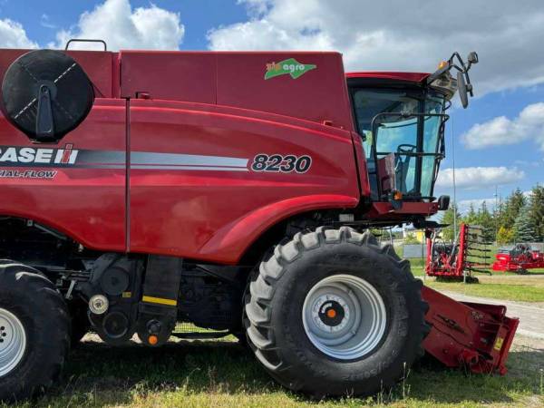 Комбайн Case IH Axial-Flow 8230 (2014)